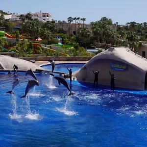 Oceanfront Oasis: 3-bedroom Americas Retreat Playa de las Americas (Tenerife)